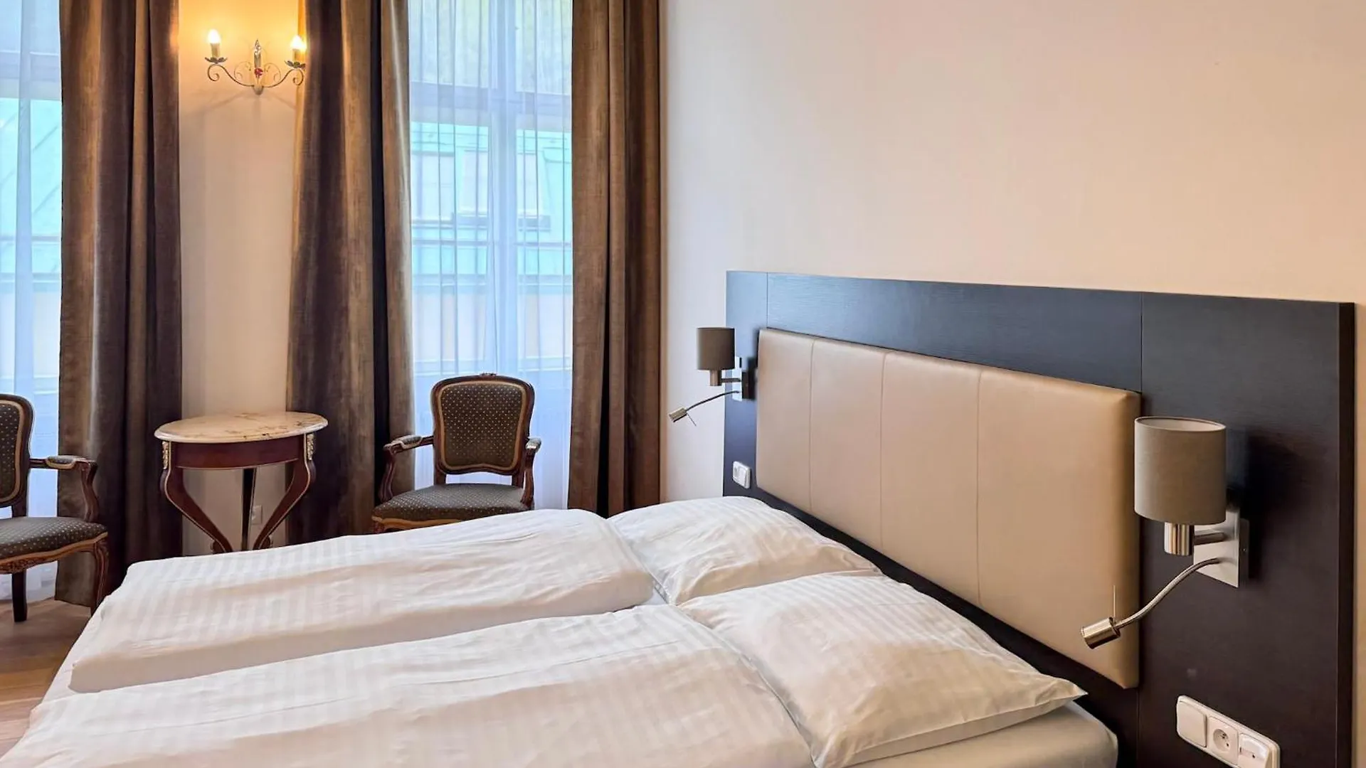 Residence Le Theatre 마리안스케 라즈네 아파트