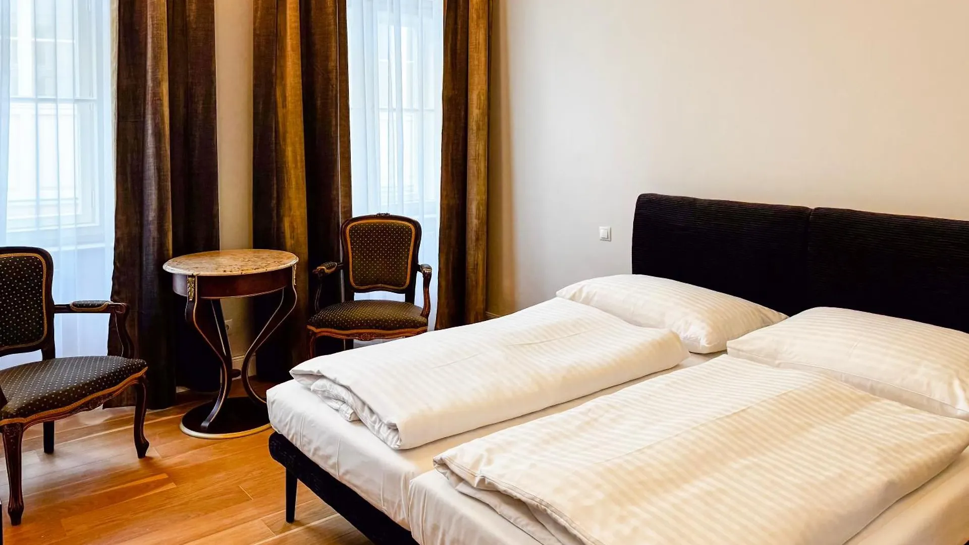 Residence Le Theatre 마리안스케 라즈네 아파트