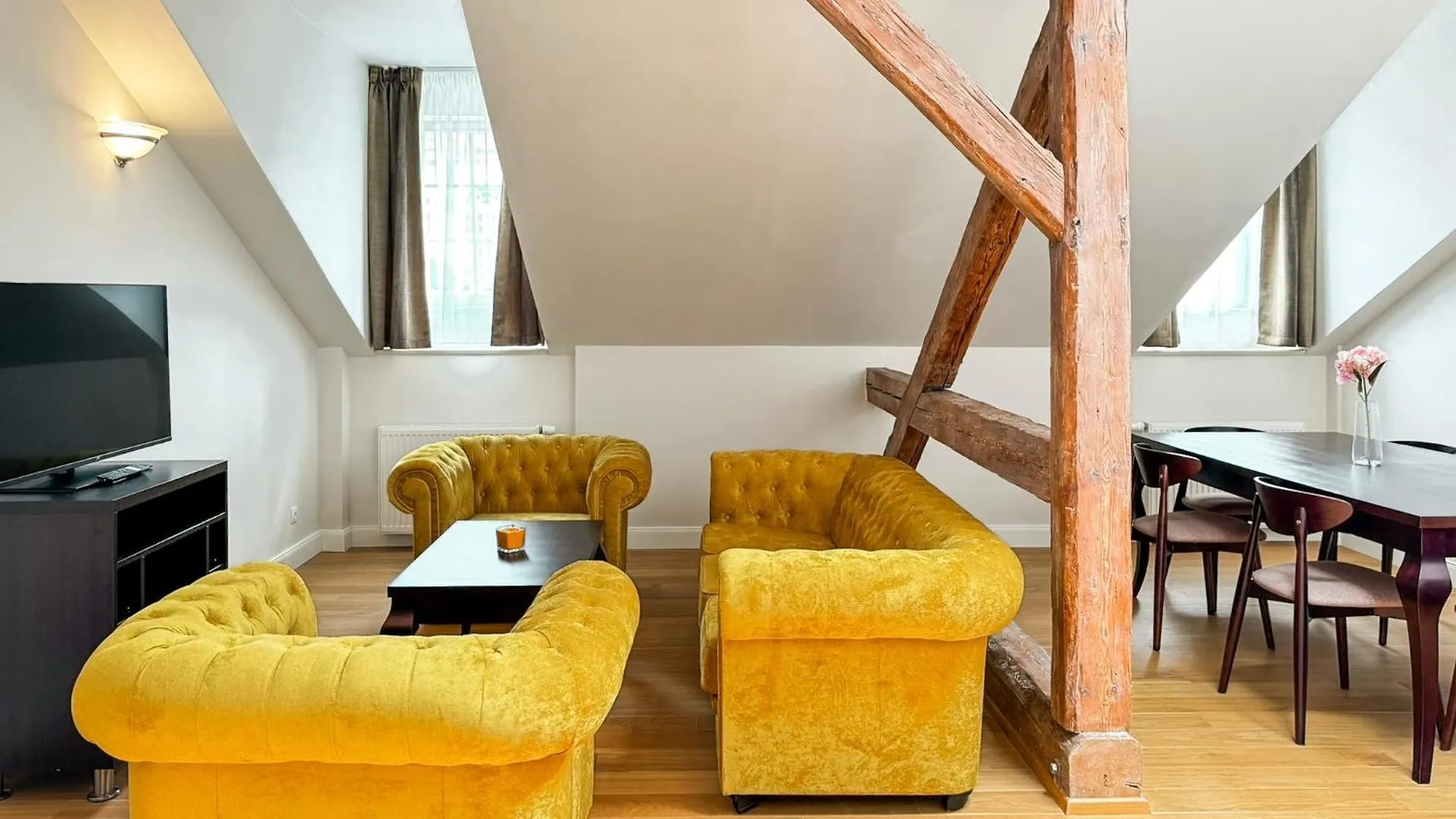 Residence Le Theatre 마리안스케 라즈네 0*,