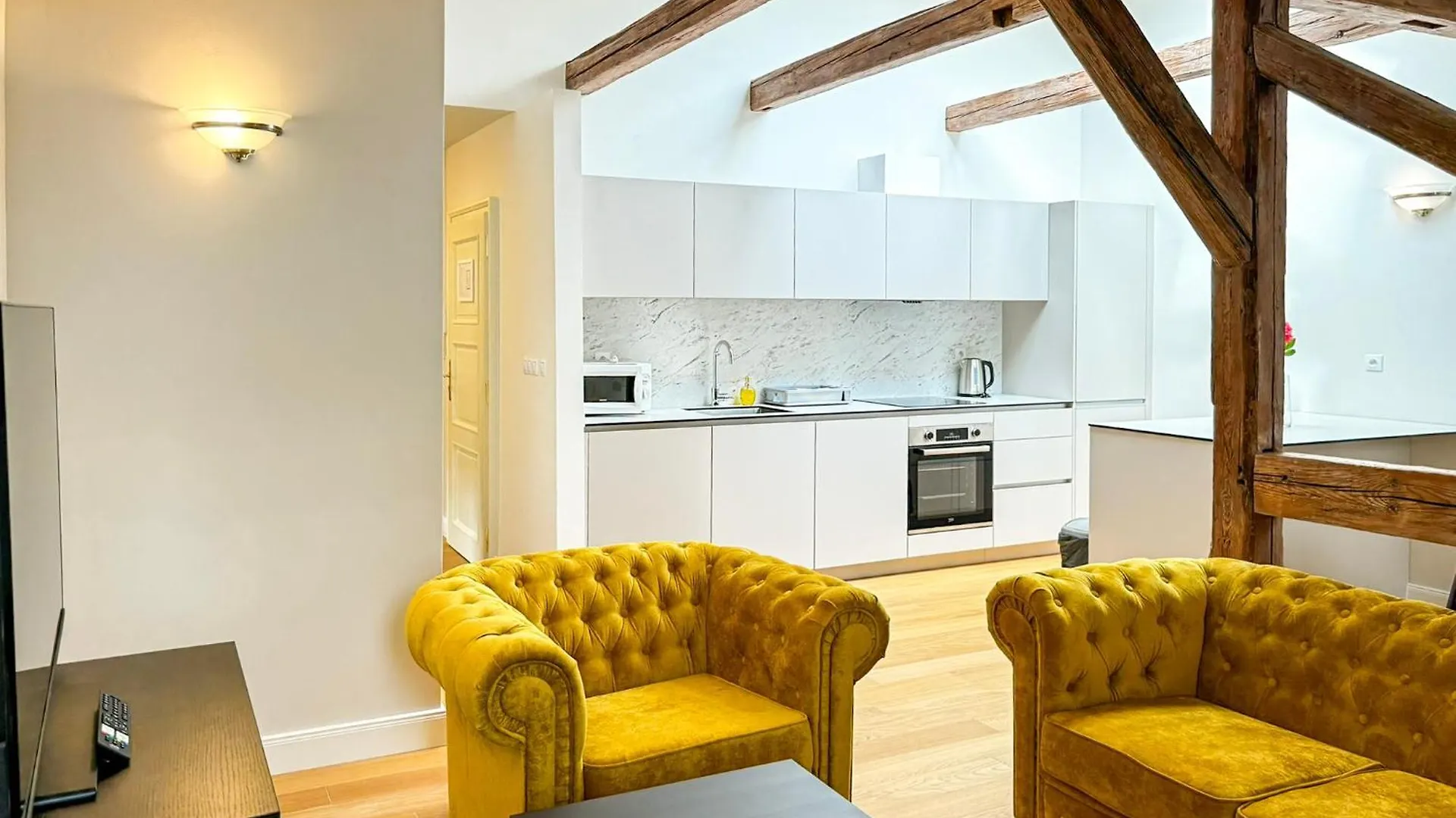 Residence Le Theatre 마리안스케 라즈네
