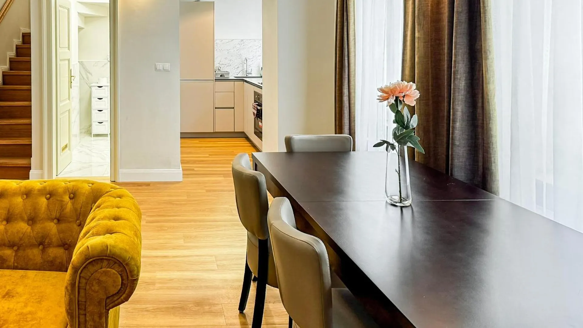 Residence Le Theatre 마리안스케 라즈네 아파트